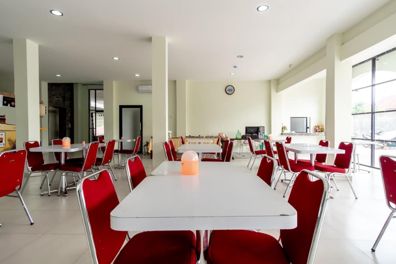 Oyo 1940 Cendana Homestay Syariah Медан Екстер'єр фото